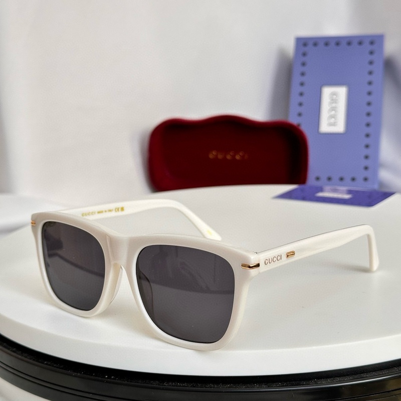 Gucci Sunglasses 337